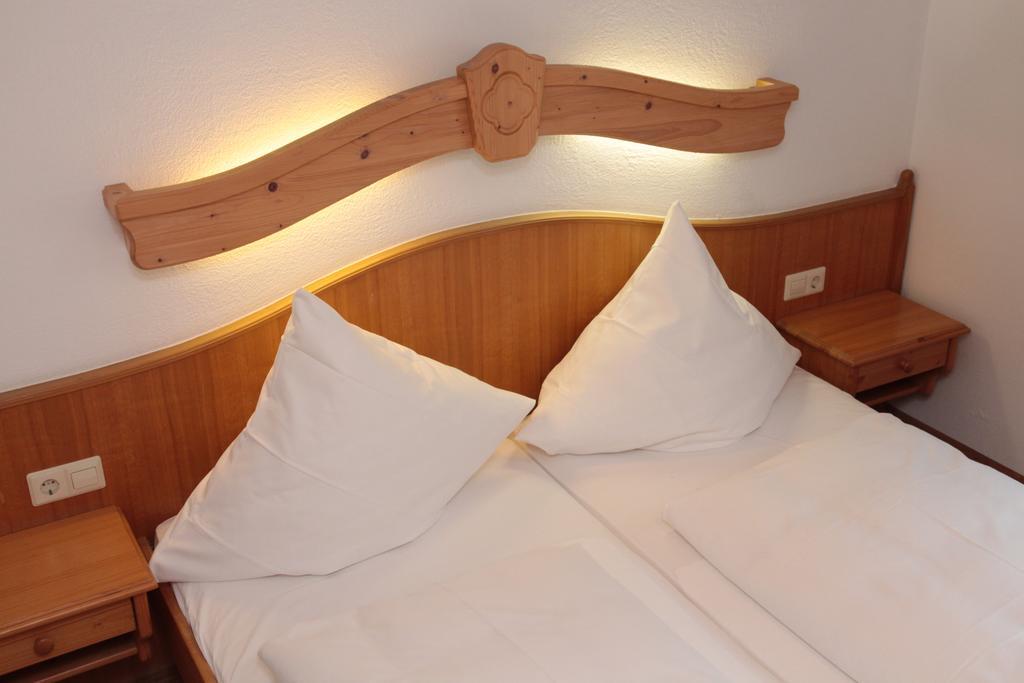 Hotel Adler Post à Lenzkirch Extérieur photo