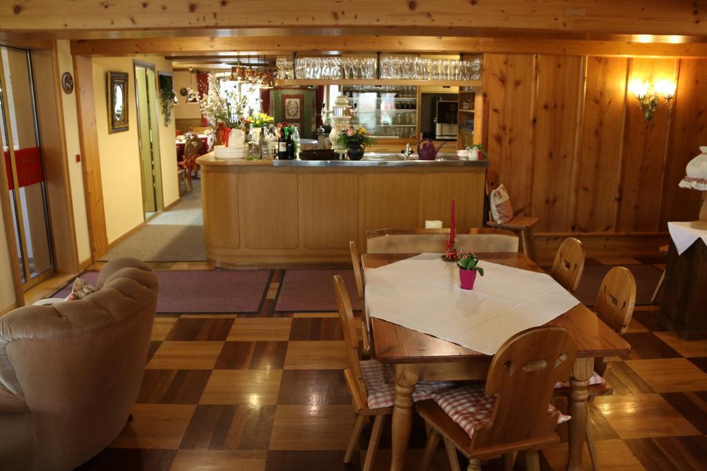 Hotel Adler Post à Lenzkirch Extérieur photo